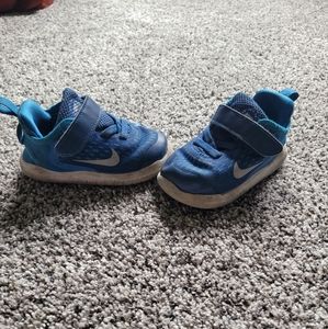 Boys size 6 nike shoes